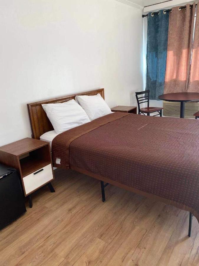 Village Motel Ellenville Экстерьер фото