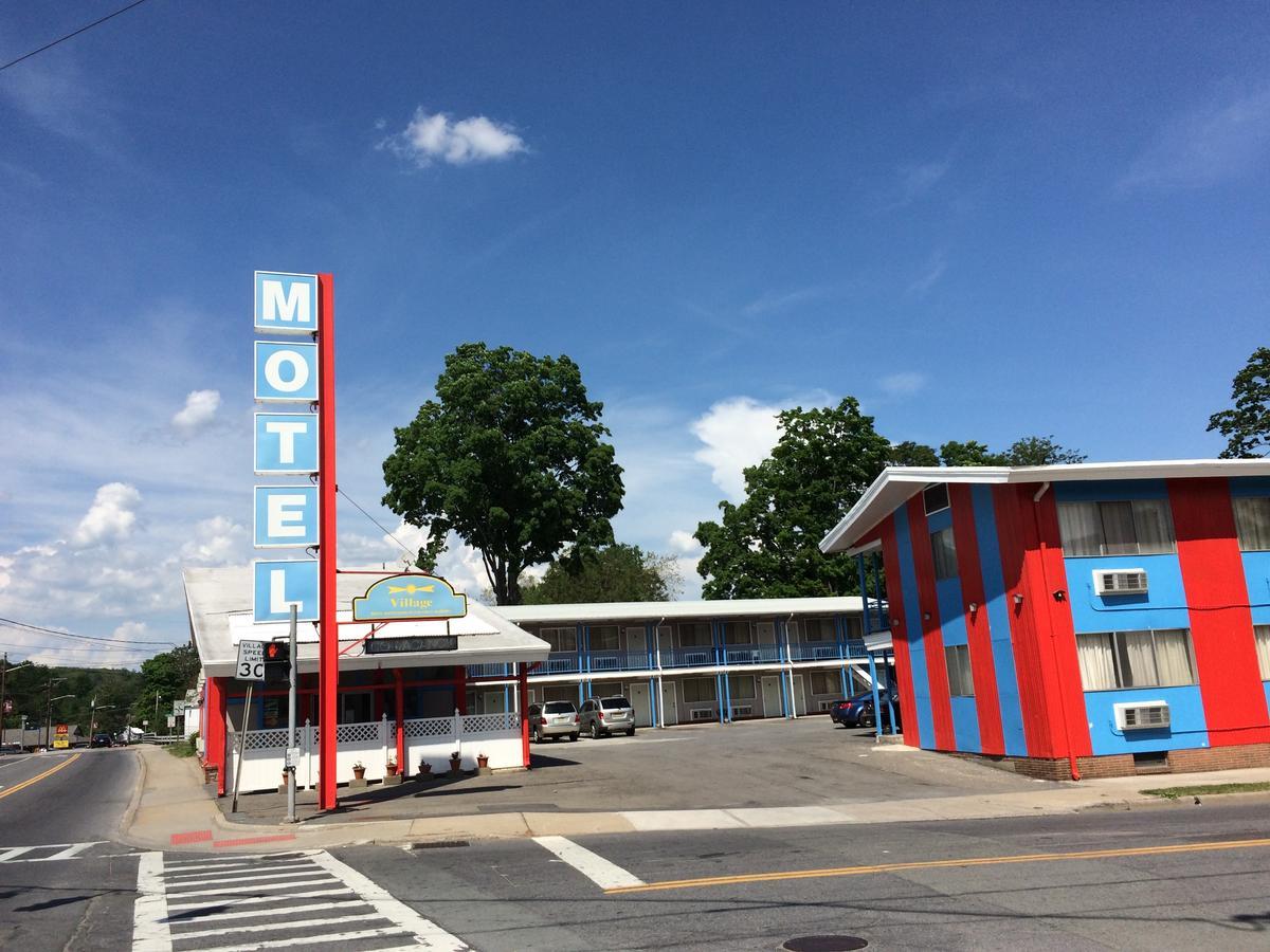 Village Motel Ellenville Экстерьер фото